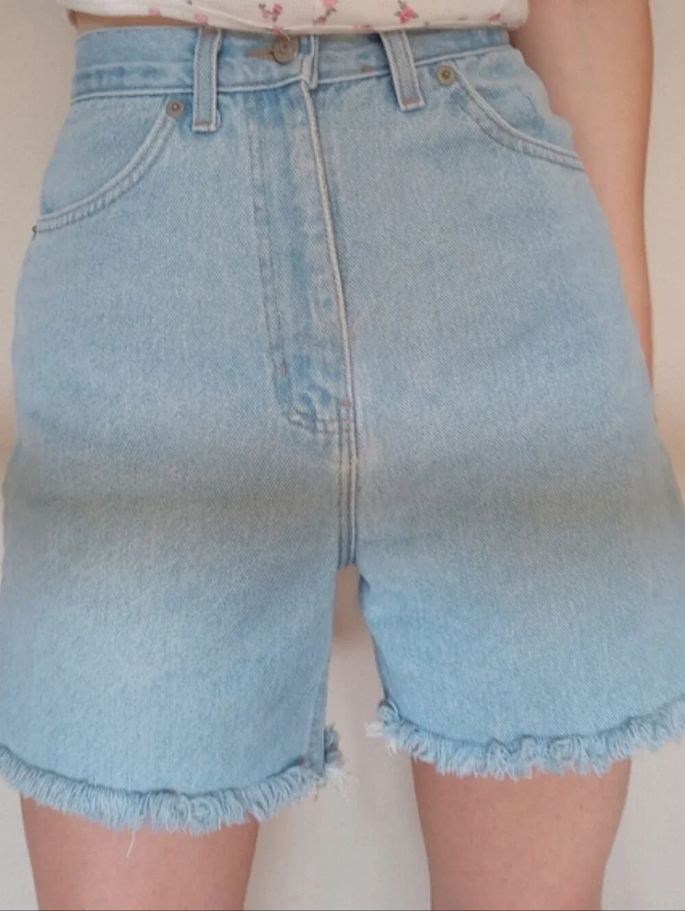 Faded Glory vintage 1990s rigid denim 100% cotton high-waisted light wash shorts